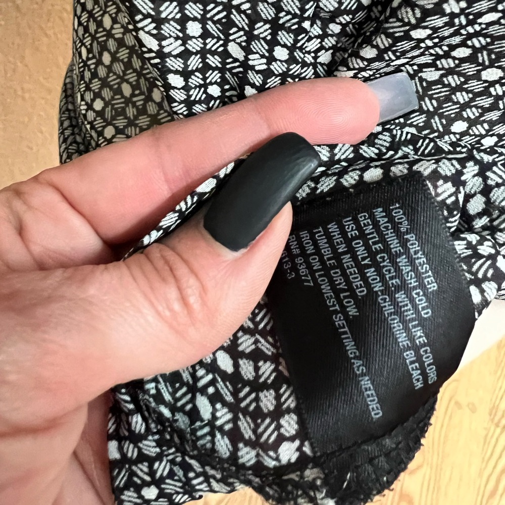 East 5th sheer blouse - Picture 6 of 6